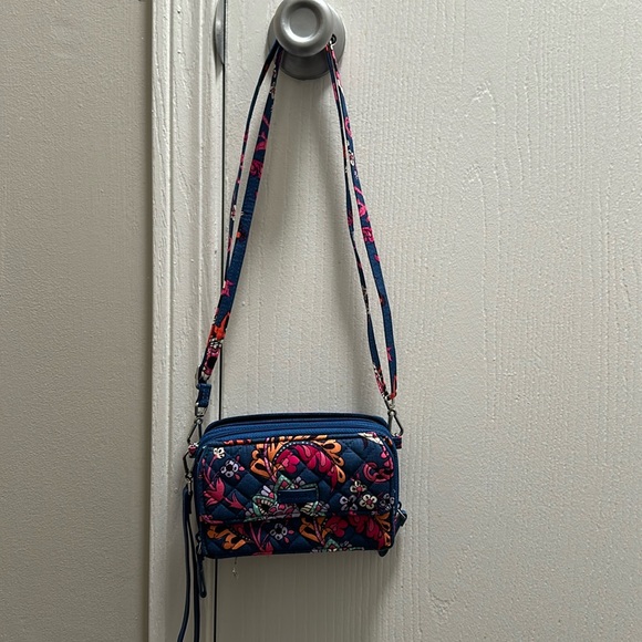 Vera Bradley All In One RFID- Dragon Fruit Floral - Picture 1 of 6